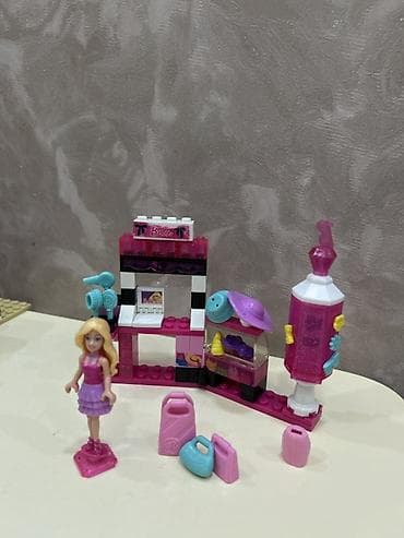 oyuncaq vertalyot: Barbie temalı konstruksiya dəsti – Mini butik və aksesuar stendi — 1
