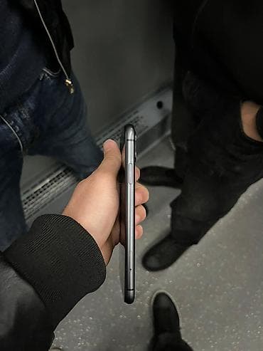 IPhone 11, 128 GB, Qara, Face ID