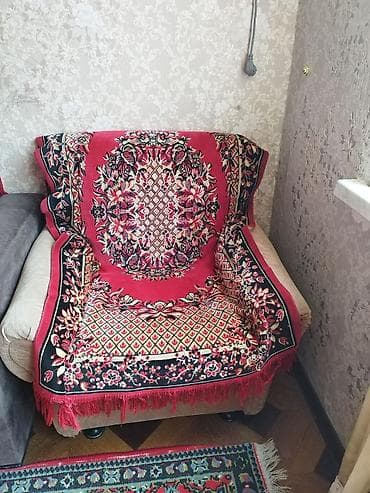 yedizdirmək ucun stul cexolu: Iki eded kreslo satilir (örtüsüz). Yaxsi veziyyetdedir. Real alici ile — 2