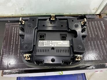 hyundai elantra monitor: Qara rəngdə, sensor ekranlı avtomobil maqnitofonu. Ön paneldə əsas — 2