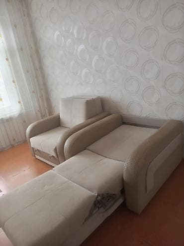 divan carpayı: Ağ rəngdə 2 nəfərlik yataq otağı dəsti, açılıb-bağlanan bazalı divan — 5