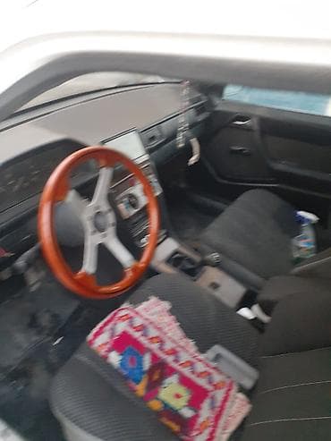 128 style bmw: Mercedes-Benz E-Sinif (W124) sedan - Kuzov: ağ rəng, 4 qapı, orijinal — 4