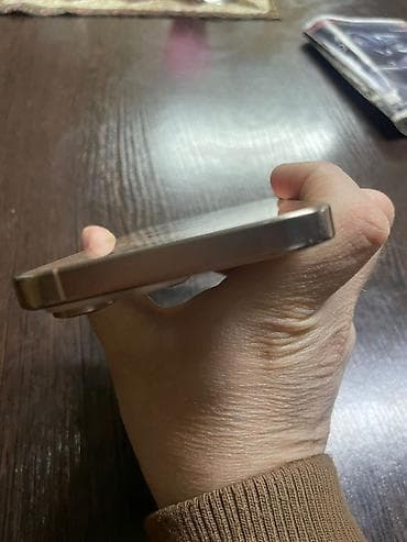 IPhone 16 Pro Max, 256 GB, Qızılı, Face ID — 4