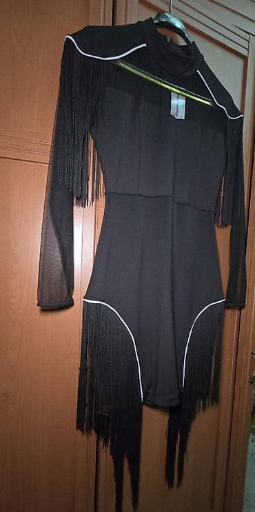 qizil sat: Ziyafet donu etiketli M 38,(38-40gedir) 105 m olub,endirimle 25m Qara — 4