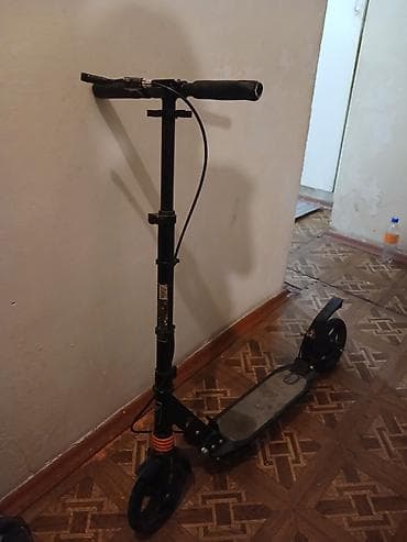jet scooter: Şəhər içi rahat hərəkət üçün mexaniki (itələmə ilə işləyən) skuter — 1