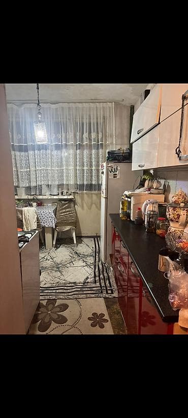 28 may qesebesi ev satilir: Saray, 2 otaqlı, Köhnə tikili, 50 kv. m — 8