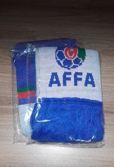 AFFA şərfi - Dizayn: Hər iki tərəfi toxuma naxışlı. Bir üzündə AFFA