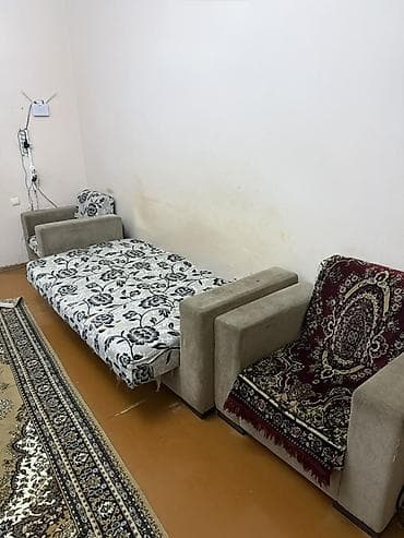 Кресла: Hamısı birlikdə 150 manat. Divan yaxşı deyil, ancaq diyərləri — 2