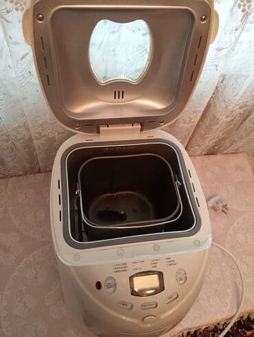 çörek biwiren: Çörek bişiren.özü xemir edir özü bişirir 2-3 defe işdenib tezedi 60m — 3