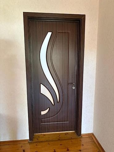 otaq qapi: Müasir dizaynlı daxili qapı - Material: tünd ağac naxışlı MDF/laminat — 1