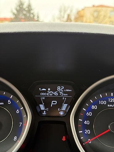 islenmis teker satiram: Hyundai Elantra: 1.8 l | 2011 il Sedan — 3