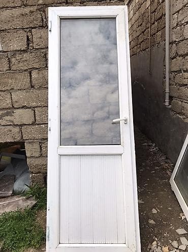 qelem seti: Ağ rəngli PVC giriş/qapı yarpağı Ölcü eni 77sm. Uzunu 2 m. 2 ci eldi — 2