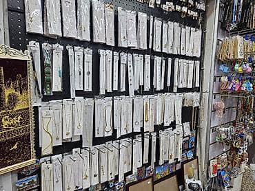 Hazır işlək dükanın içində 8 kv bujuteriya və kosmetika şöbələrini