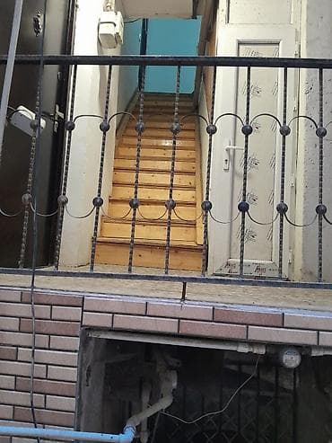 binə salxoz: Tarqovuda Şaurmanin arxasinda 1 otaqli ev icariyr verilir. 4/4 — 5