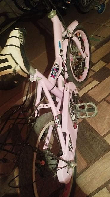 motorlu velosibed: Uşaq velosipedi – BMX üslubunda, çəhrayı rəngdə. Xüsusiyyətlər: - — 3