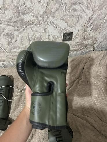 kask boks: Venum boks əlcəkləri – yaşıl/qaranın kombinasiya rəngi - Brend: Venum — 2