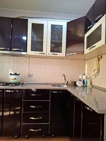 Aspirator, moyka, qaz peçi mebelin üstündə 550 manat