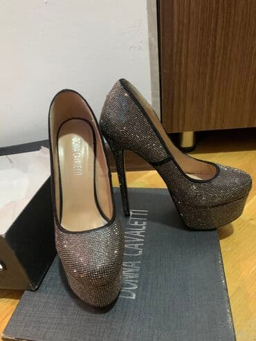 barya ayakkabı: Ayaqqabi 
Toy ayaqqabısı
Dikdaban
 60 manata almisam 20 manata satiram — 1