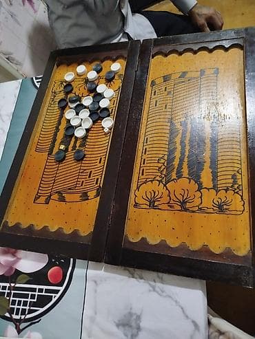 nerd taxda: Taxta əl işləri ilə bəzədilmiş çoxfunksiyalı oyun dəsti. - Material — 3