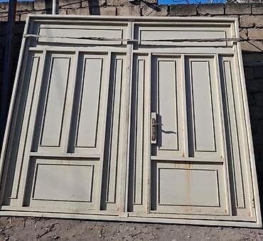 Məhəccərlər: (Darvaza( yaxwi veziyyetde seliqeli islenib prablemi yoxdur olcusu 3 — 1