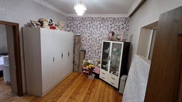 7 ve 8 mkr satilan evler: 3 otaq 1 zal. giriş kalidor, ve hamam tualet . heyetdede ayrica tualet — 4