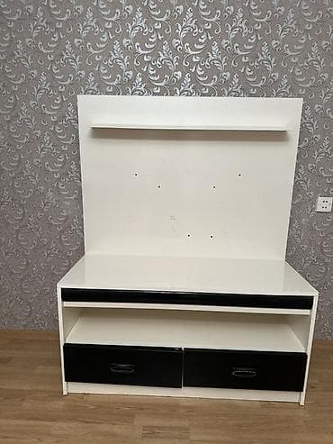 Ağ rəngdə mebel dəsti 3 ü Birlikde dəst satılır Tərkibi: - Geniş — 2