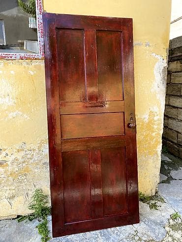 Taxta qapi, biri 25 azn, 5 ededdir,temiz taxtadır . Unvan : Yasamal — 7