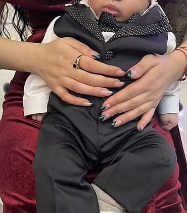 lastoçka uşaq kostyumları: Uşaq üçün şık mərasim dəsti.3-6 ay oğlan uşağı desti 1 defe geyinilib — 5