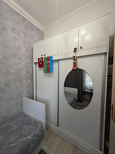 qelem seti: Uşaq/yeniyetmə otağı üçün ağ rəngli mebel dəsti Şkaf və kompyuter — 3