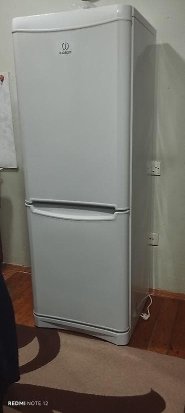 Soyuducular: İşlənmiş 2 qapılı Indesit Soyuducu Satılır, rəng - Ağ — 1