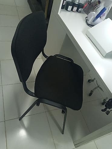 Qara rəngli ofis/ziyaretçi stulu - Minimalist dizayn: yumşaq oturacaq lalafo.az -da Qara rəngli ofis/ziyaretçi stulu - Minimalist dizayn: yumşaq oturacaq