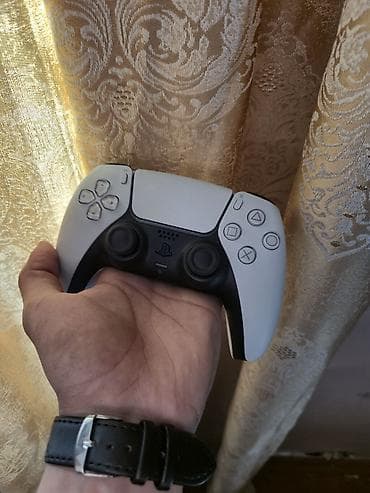 playsta: 2 ci əl PlayStation 5 slim AZ işlənmiş - Rəng: ağ/qaranlıq iki tonlu — 1