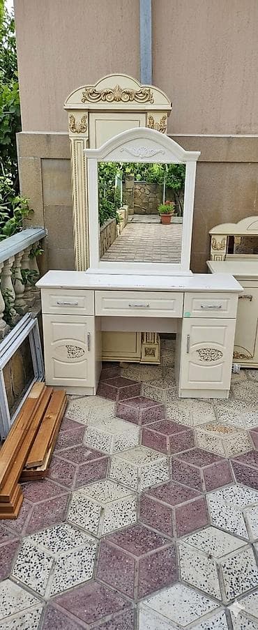 reception masa: Klassik üslubda makiyaj masasının güzgülü komplekti - Rəng: krem/ağ — 1