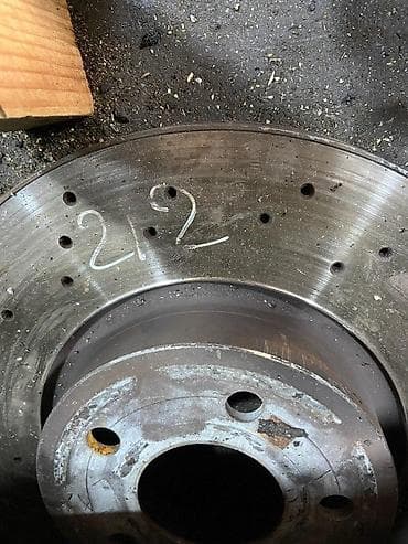 dirsek: "Mercedes" əyləc diski Şəhər: Bakı Elanın növü: Ehtiyat hissələri — 8