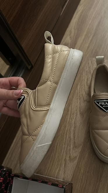 rezin botinkalar: Bej rəngli slip-on ayaqqabı (PRADA üslubunda) - Model: Slip-on — 2