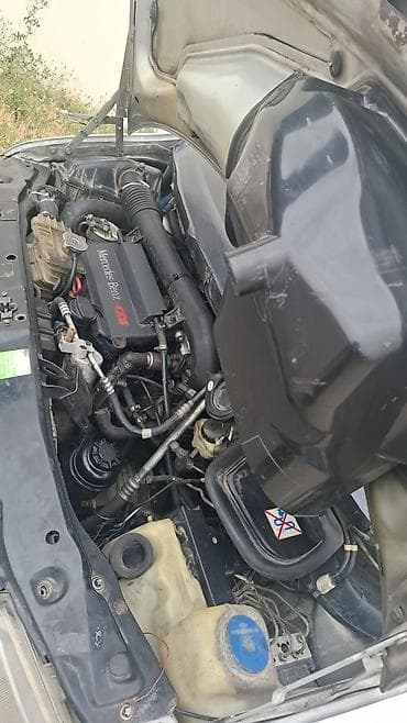 tra: Mercedes-Benz Vito: 2.2 l | 2000 il Van/Minivan — 7