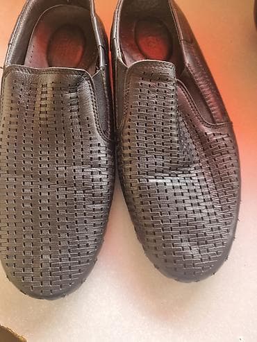 Мокасины и лоферы: Təmiz dəri ayaggabi 
yay ücün. 140 manata alinib. 
səligəli galib — 1