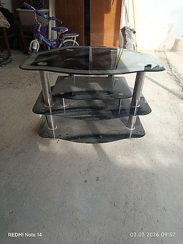 Düz TV altlığı, Polkalı, Şüşəli