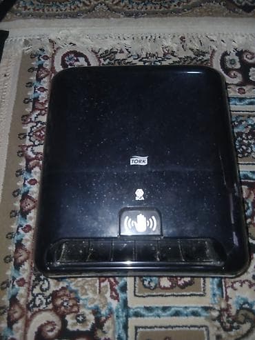 maye silikon satisi: Tork markalı avtomatik kağız dəsmal dispenseri - Sensorlu çıxış — 1