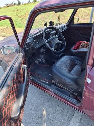 disklər r14: Model: Lada 2107 (sedan) Rəng: tünd bordo Kuzov: 4 qapılı, klassik — 7