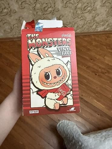 tapança oyuncaq: Pop Mart The Monsters seriyasından Coca-Cola temalı kolleksiya — 4