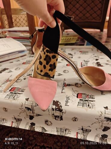 женские классические туфли на танкетке: Qadın ayaqqabıları – 2 cüt 1) Qırmızı klassik tufli - Material: zamşa — 4