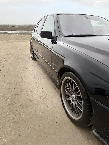 Мототранспорт: İlkin ödəniş 6000 25 ay 500 azn Nağd 128000 azn BMW 5 Series (E39) — 4