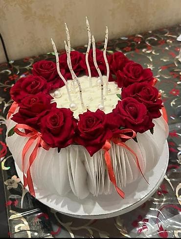 şlanqların satışı: Zərif dizaynlı bayram tortu - Dairəvi formada, tünd qırmızı — 1