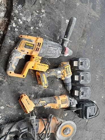 Qaynaq, svarka aparatları: DEWALT akkumuliyatorlu alətlər dəsti Tərkib: - DEWALT fırçasız — 10