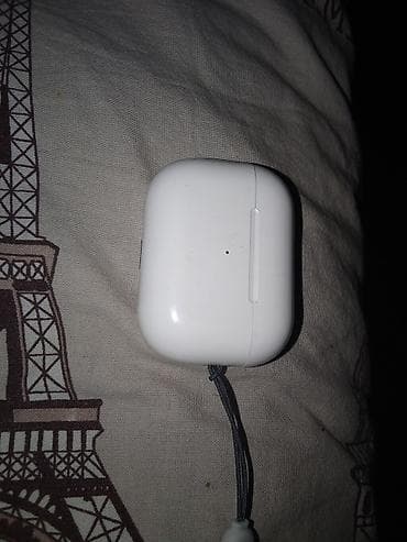 airpods pro qiyməti: Simsiz qulaqlıq – ağ rəngdə, şarj qabı ilə - Qulaqlıqlar: in‑ear — 2