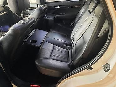 kia reo: Kia Sorento R (ağ rəng) krossover/SUV - Eksteryer: LED ön fənərlər — 2