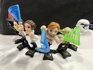 oyuncaq masin satisi: Star wars kinder koleksiyasindan oyuncaqlar biri 3 manatdir — 1