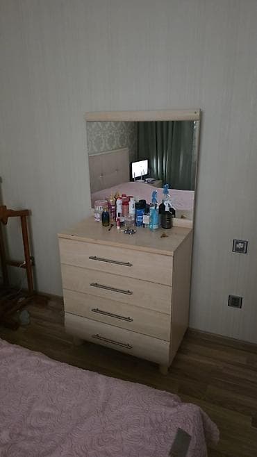 mebel ustu: Güzgülü — 1