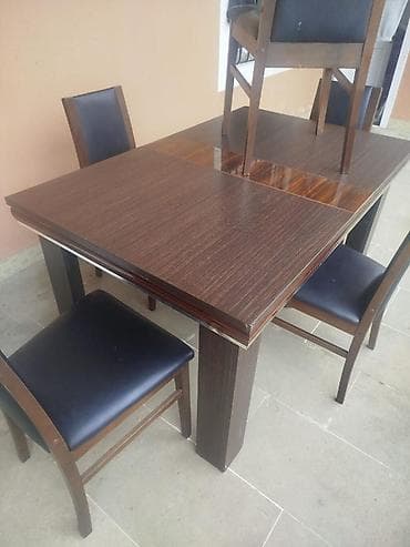 Qonaq otağı üçün, İşlənmiş, Kvadrat masa